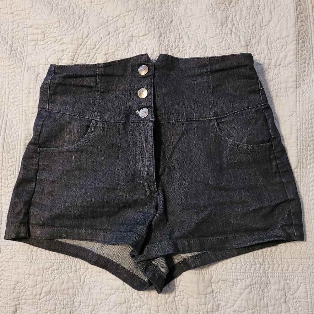 Highwaisted Denim Booty shorts